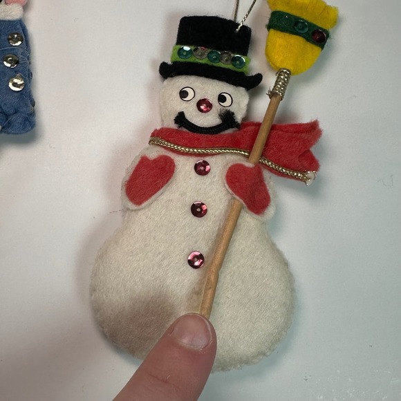 Vintage Felt Christmas Ornaments Set 4 Santa Snowman Ice Skater Wreath Sequins - Picture 6 of 7